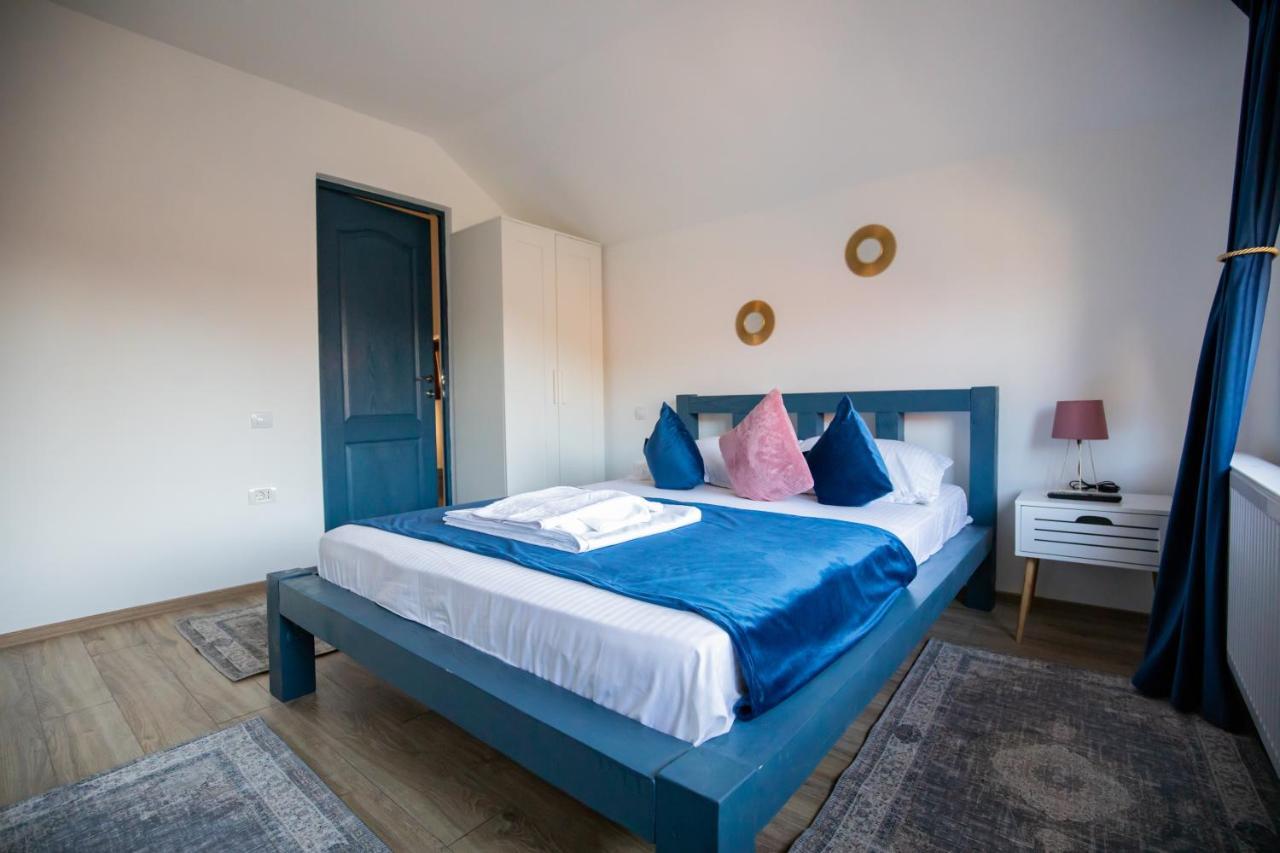 Dania&Petru Residence Тыргу-Окна Экстерьер фото