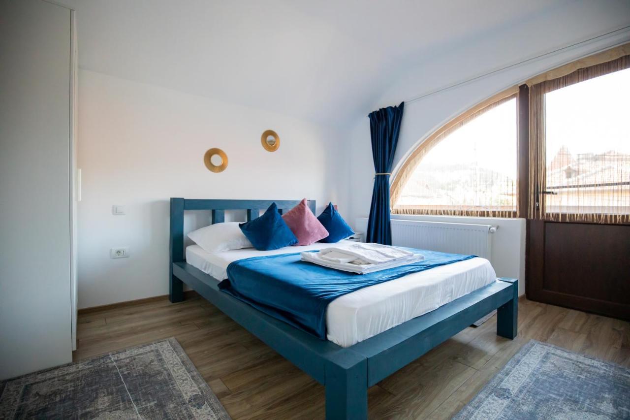 Dania&Petru Residence Тыргу-Окна Экстерьер фото